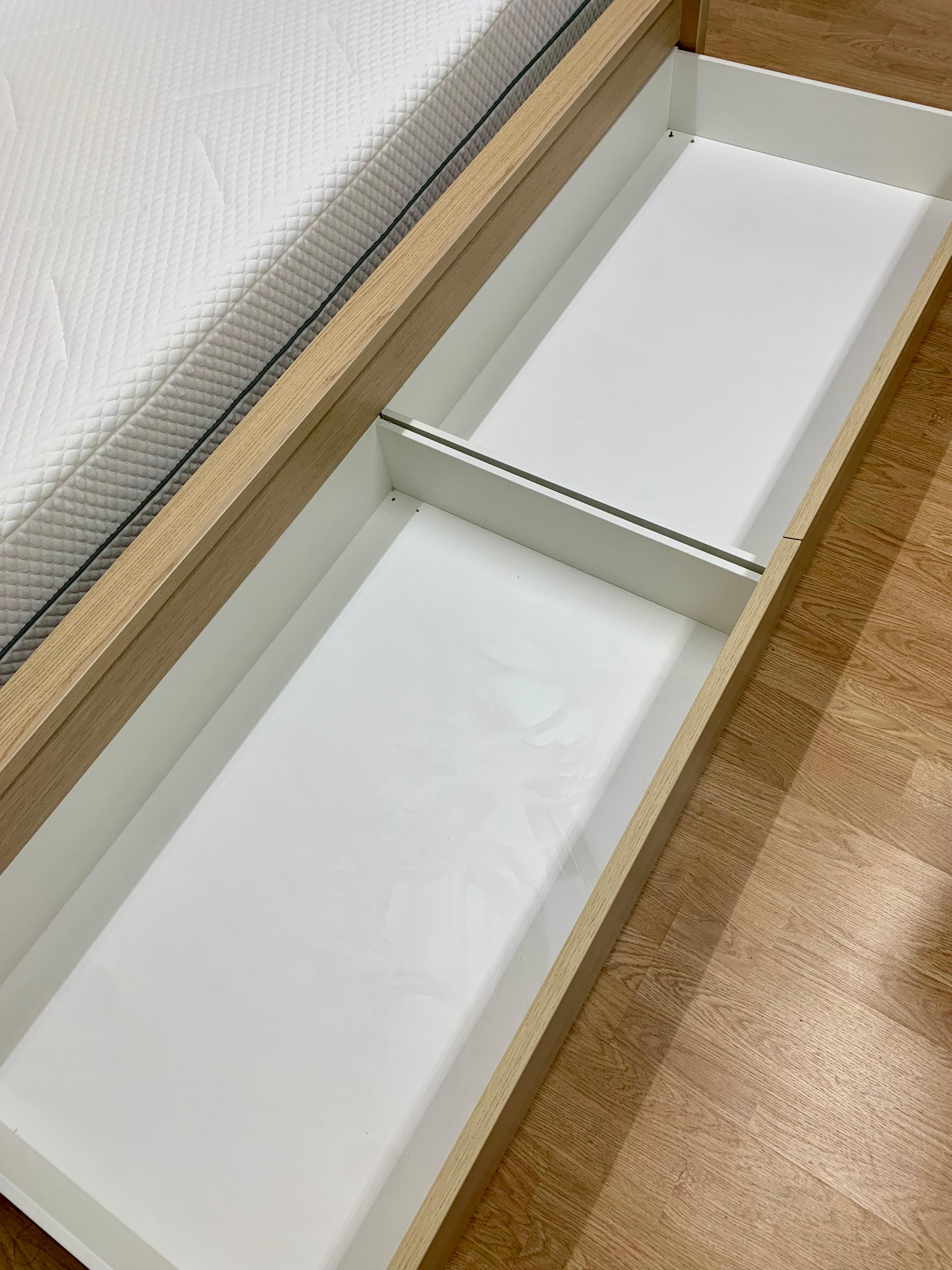 IKEA MALM Sängynrunko, jossa 2 laatik & WELLPUR GOLD F110 Vaahtomuovipatja