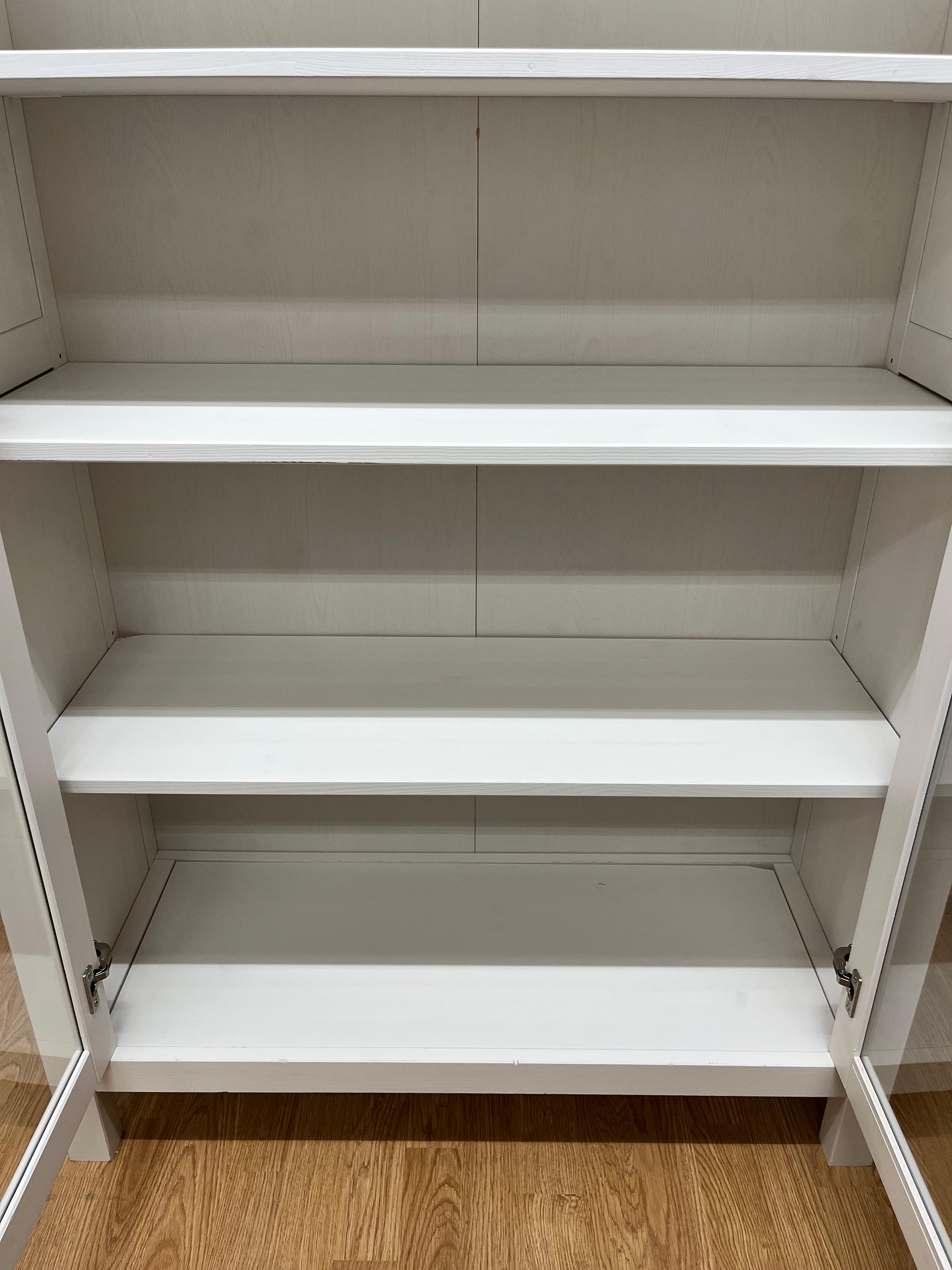 IKEA HEMNES Vitriinikaappi / Astiakaappi