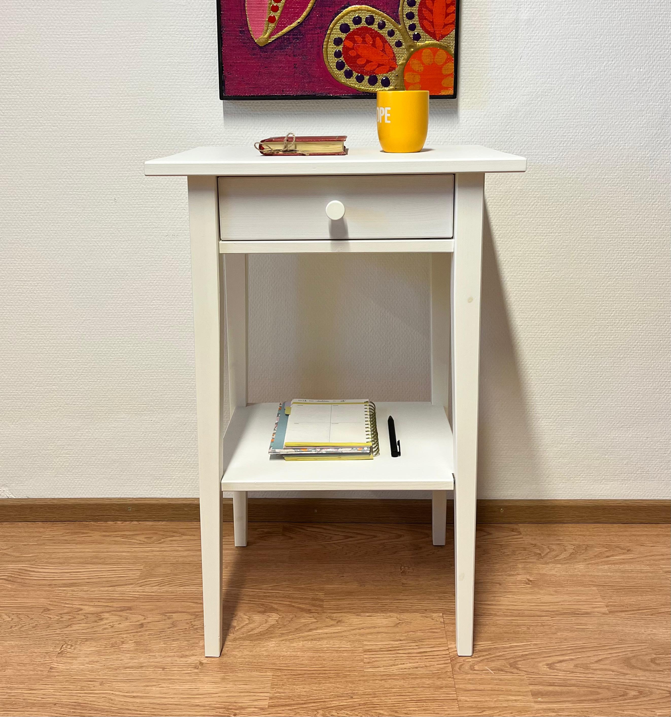 IKEA HEMNES Sivupöytä