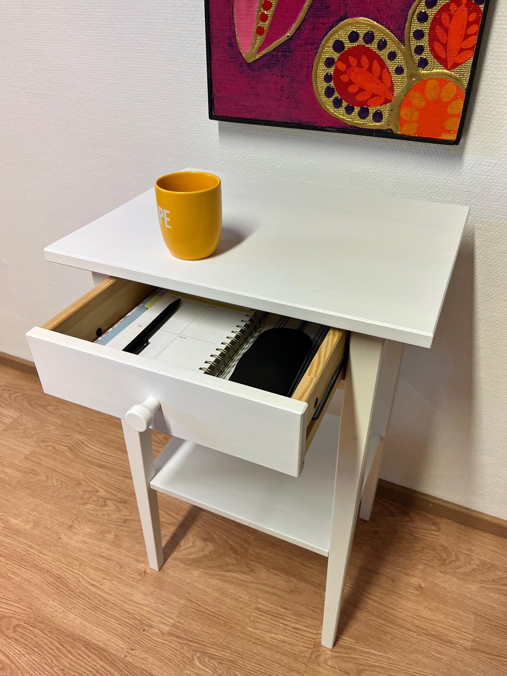 IKEA HEMNES Sivupöytä