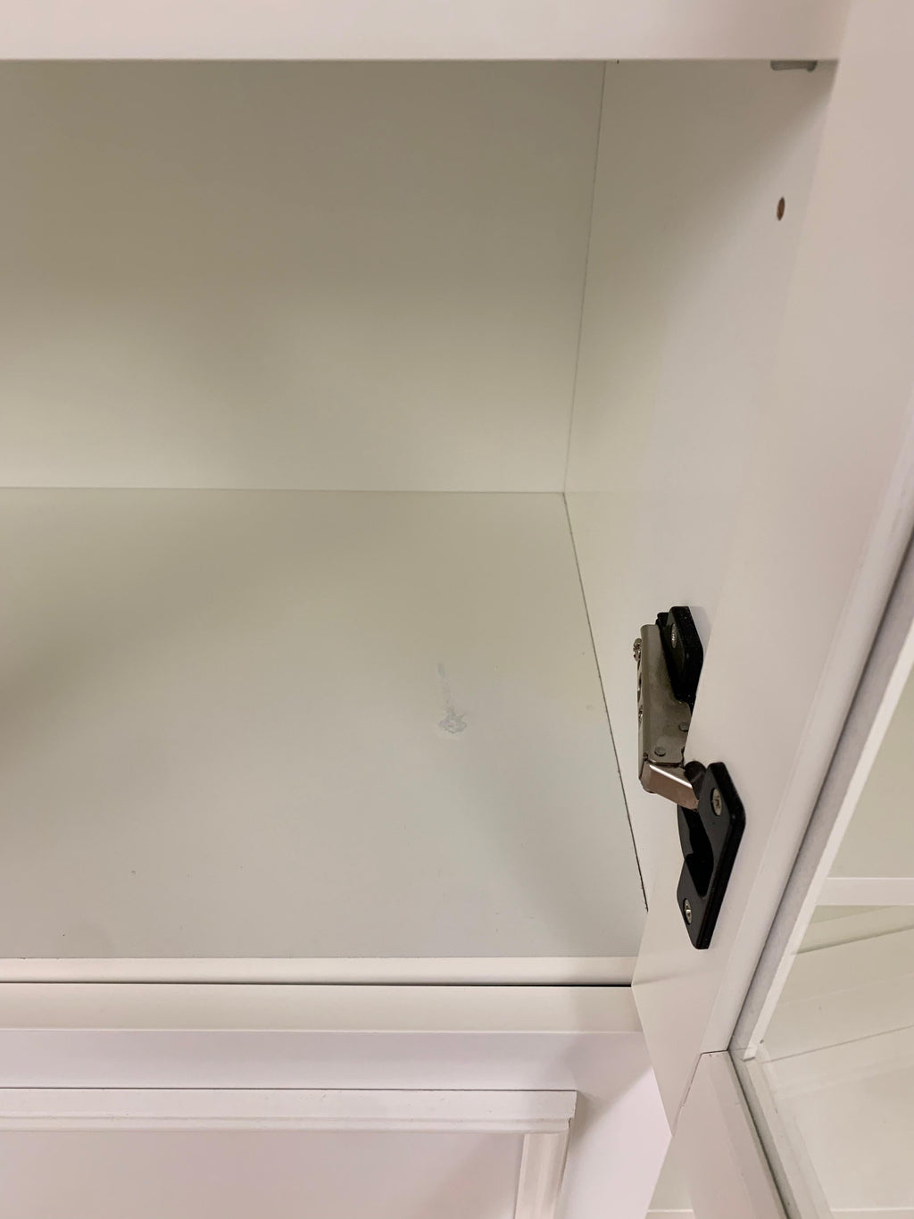 ISKU Säilytyskokonaisuus + vitriiniovet