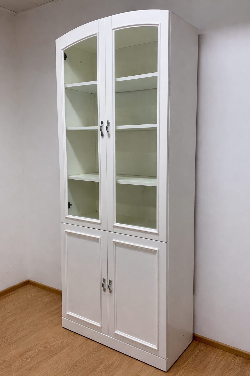 ISKU Säilytyskokonaisuus + vitriiniovet