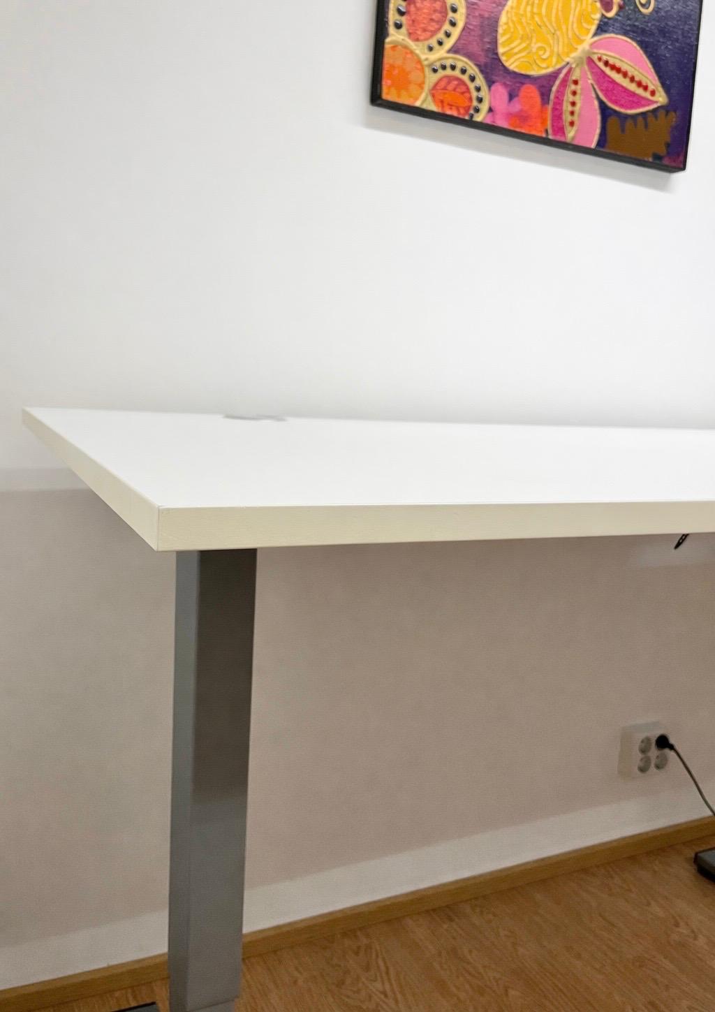 Martela Sähköpöytä