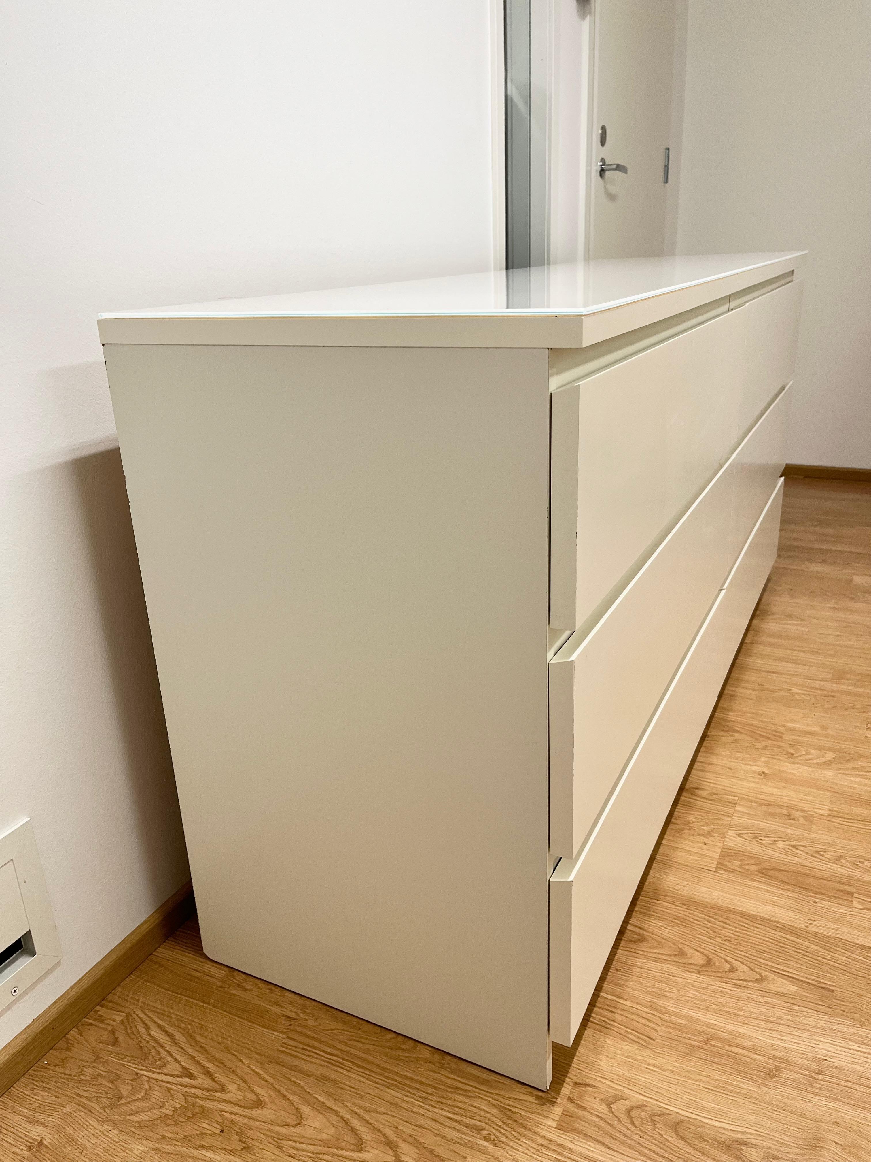 IKEA MALM Lipasto