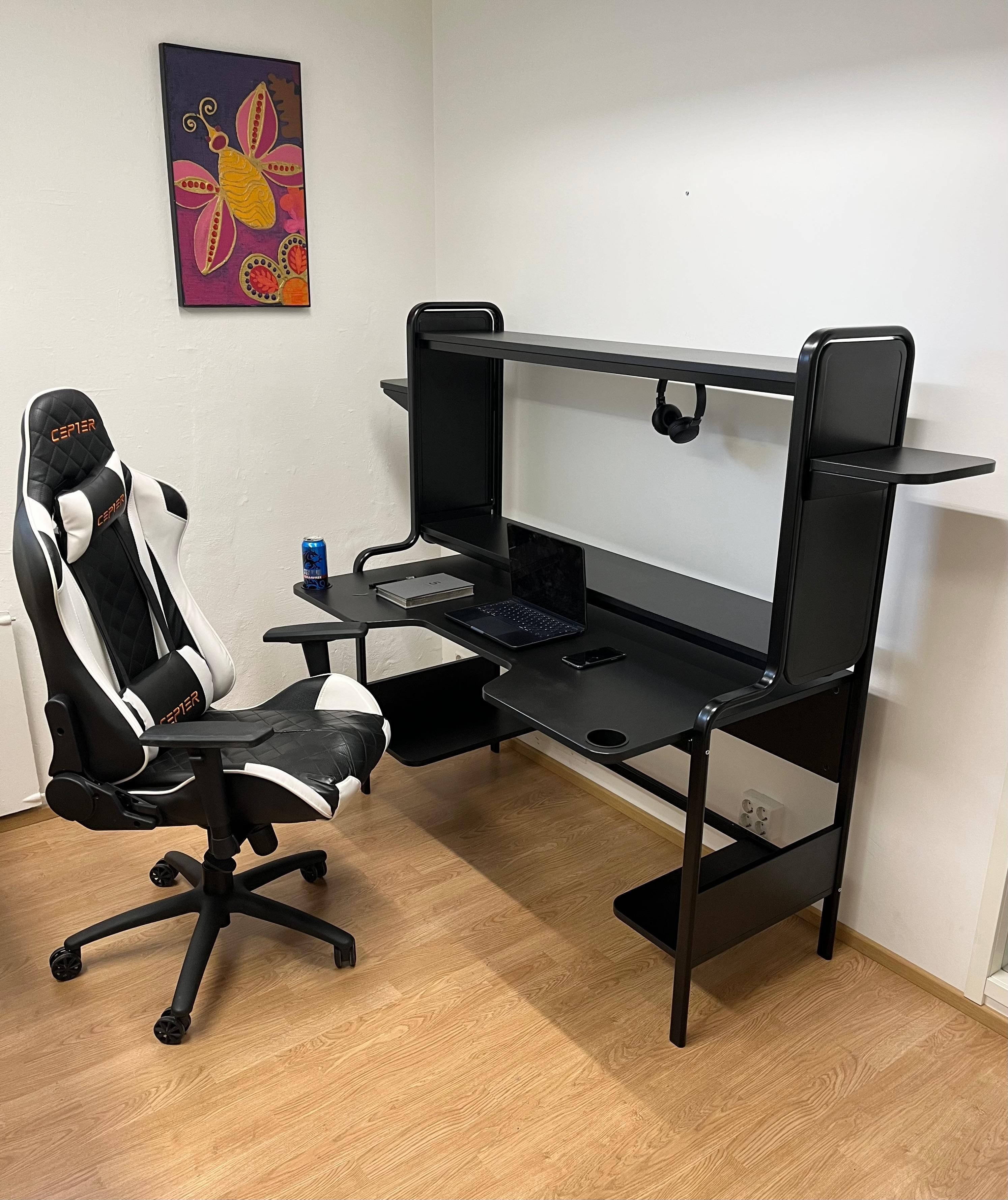IKEA FREDDE Pelipöytä