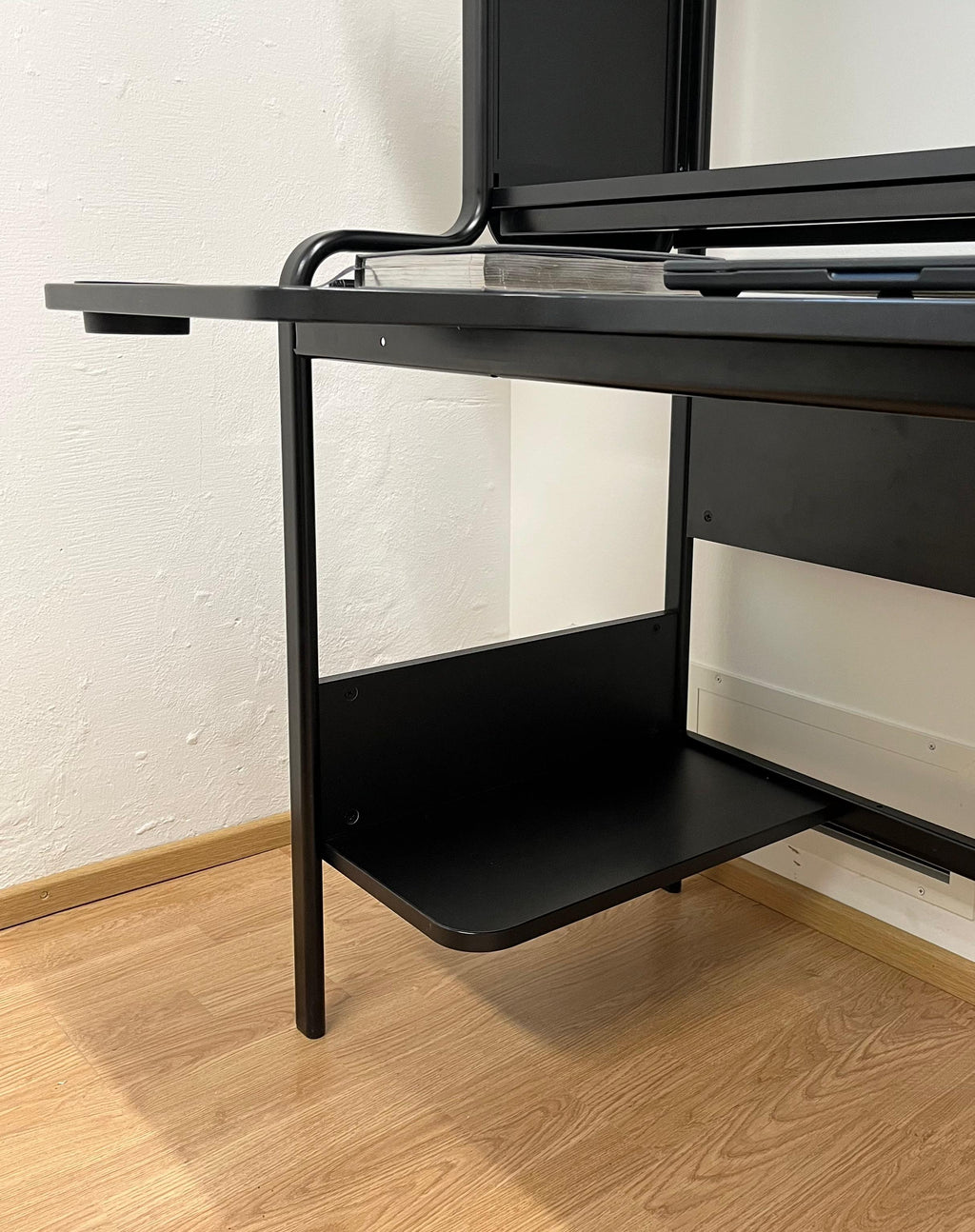 IKEA FREDDE Pelipöytä
