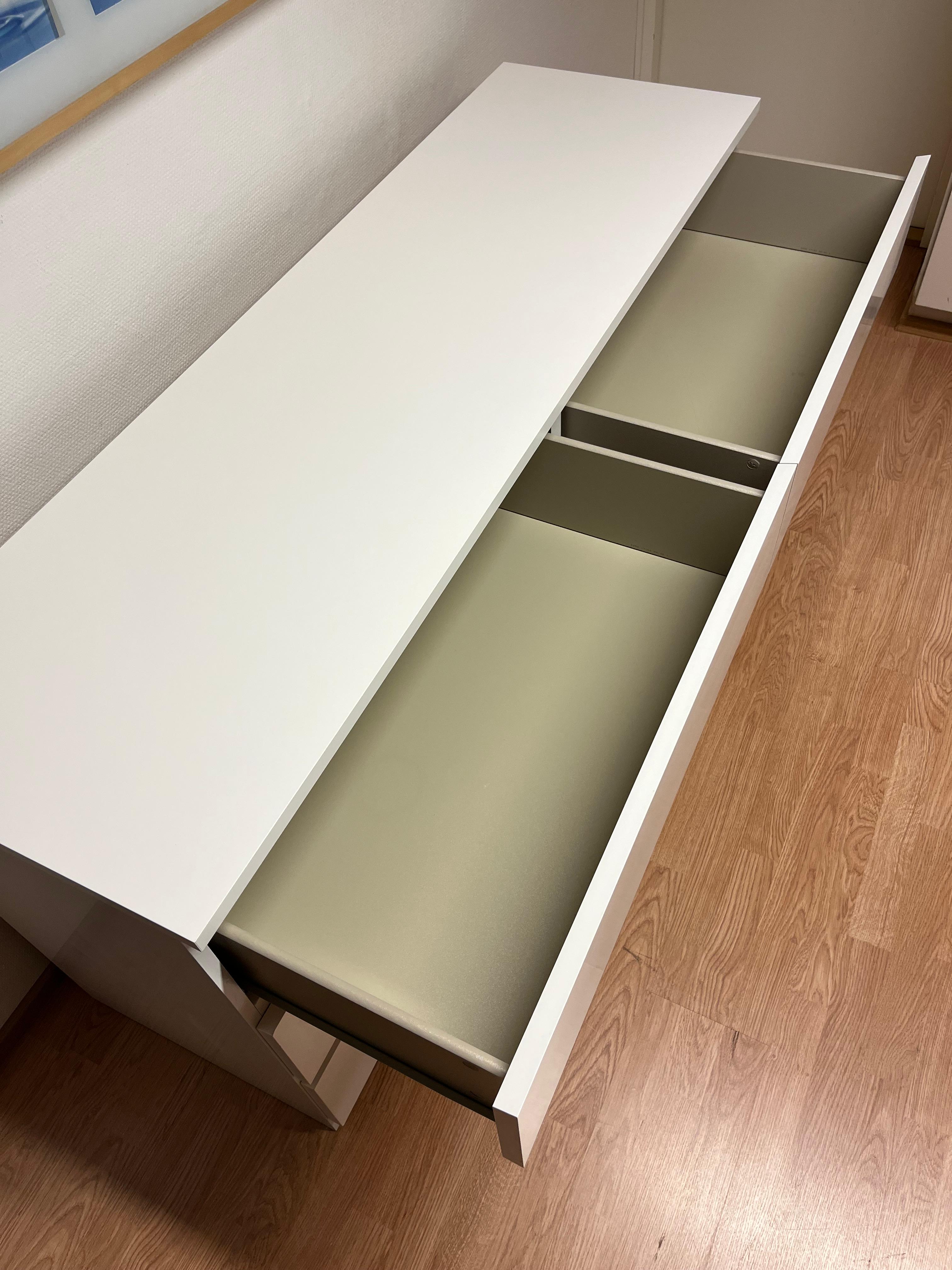 IKEA MALM Lipasto
