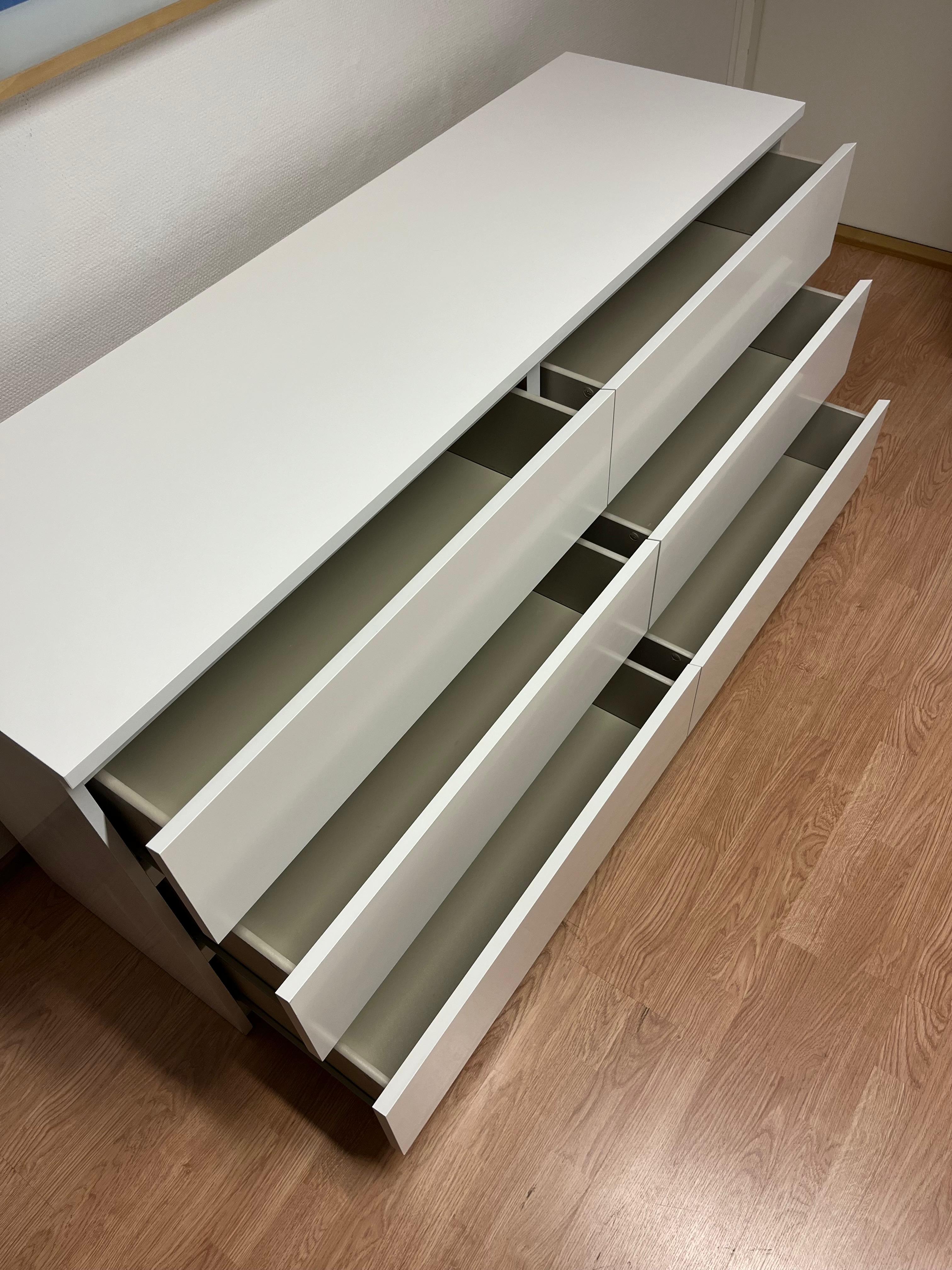 IKEA MALM Lipasto