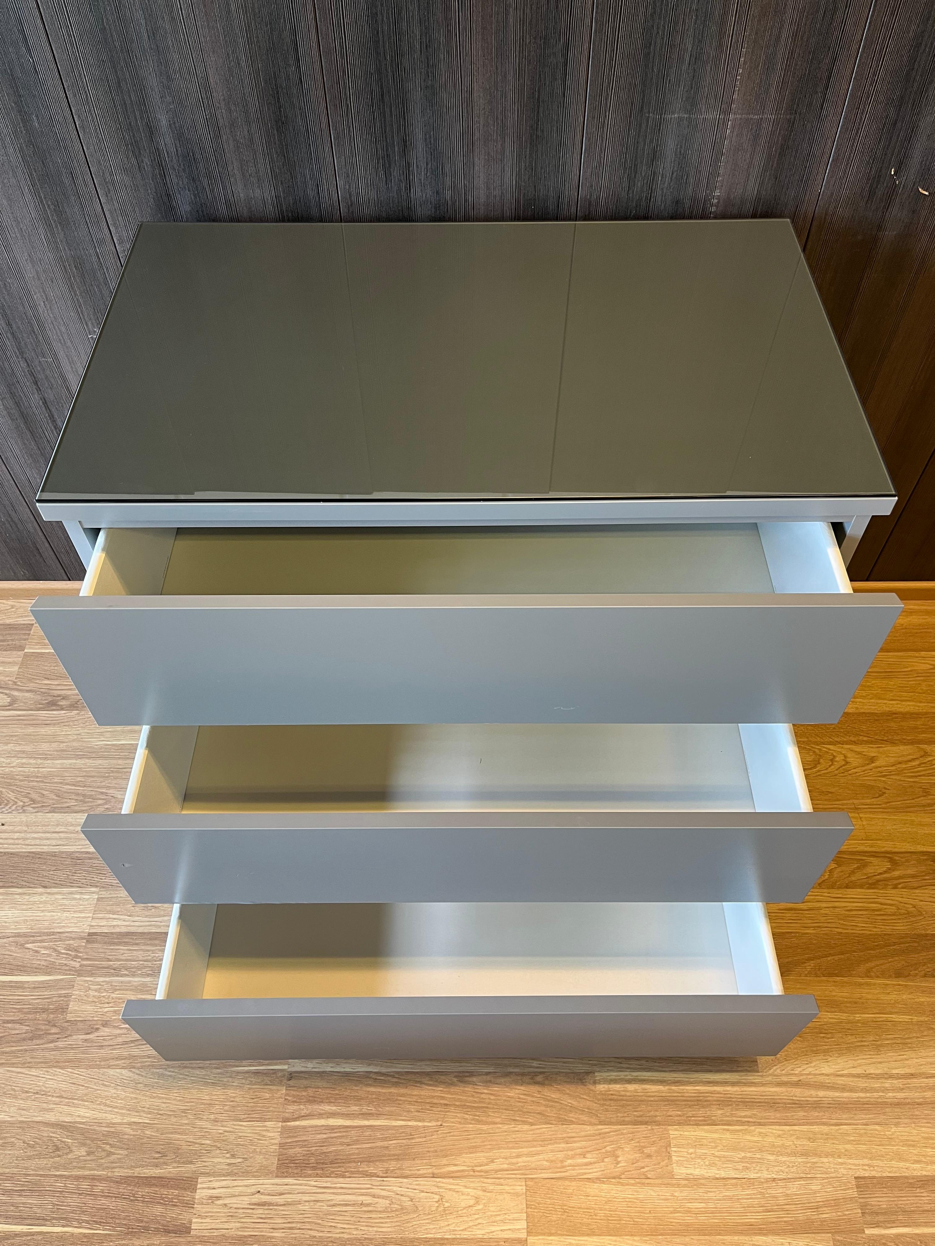 IKEA MALM Lipasto Lasileveyllä, 3 laatikkoa, harmaa