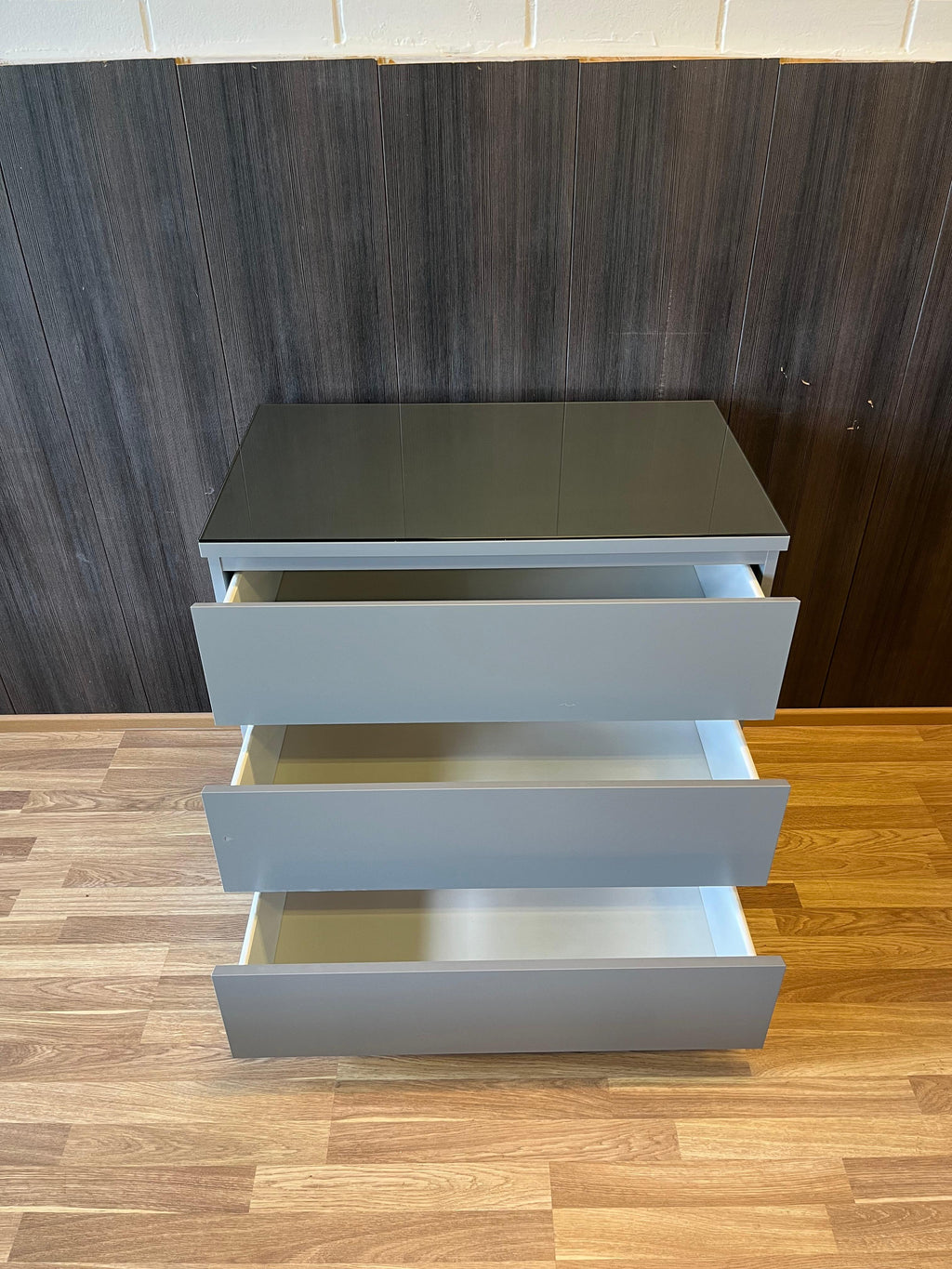 IKEA MALM Lipasto Lasileveyllä, 3 laatikkoa, harmaa