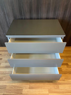 IKEA MALM Lipasto Lasileveyllä, 3 laatikkoa, harmaa