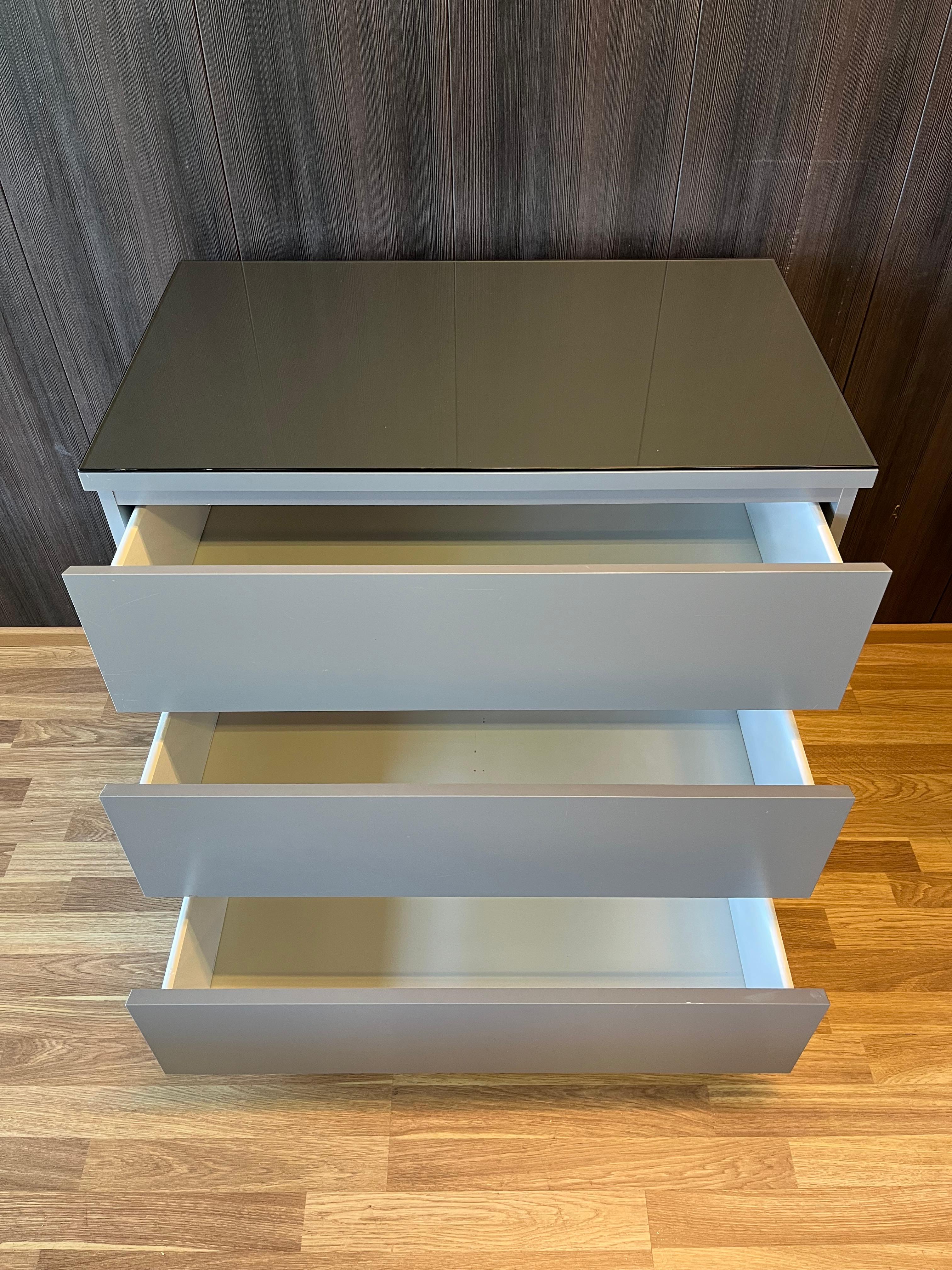 IKEA MALM Lipasto Lasileveyllä, 3 laatikkoa, harmaa