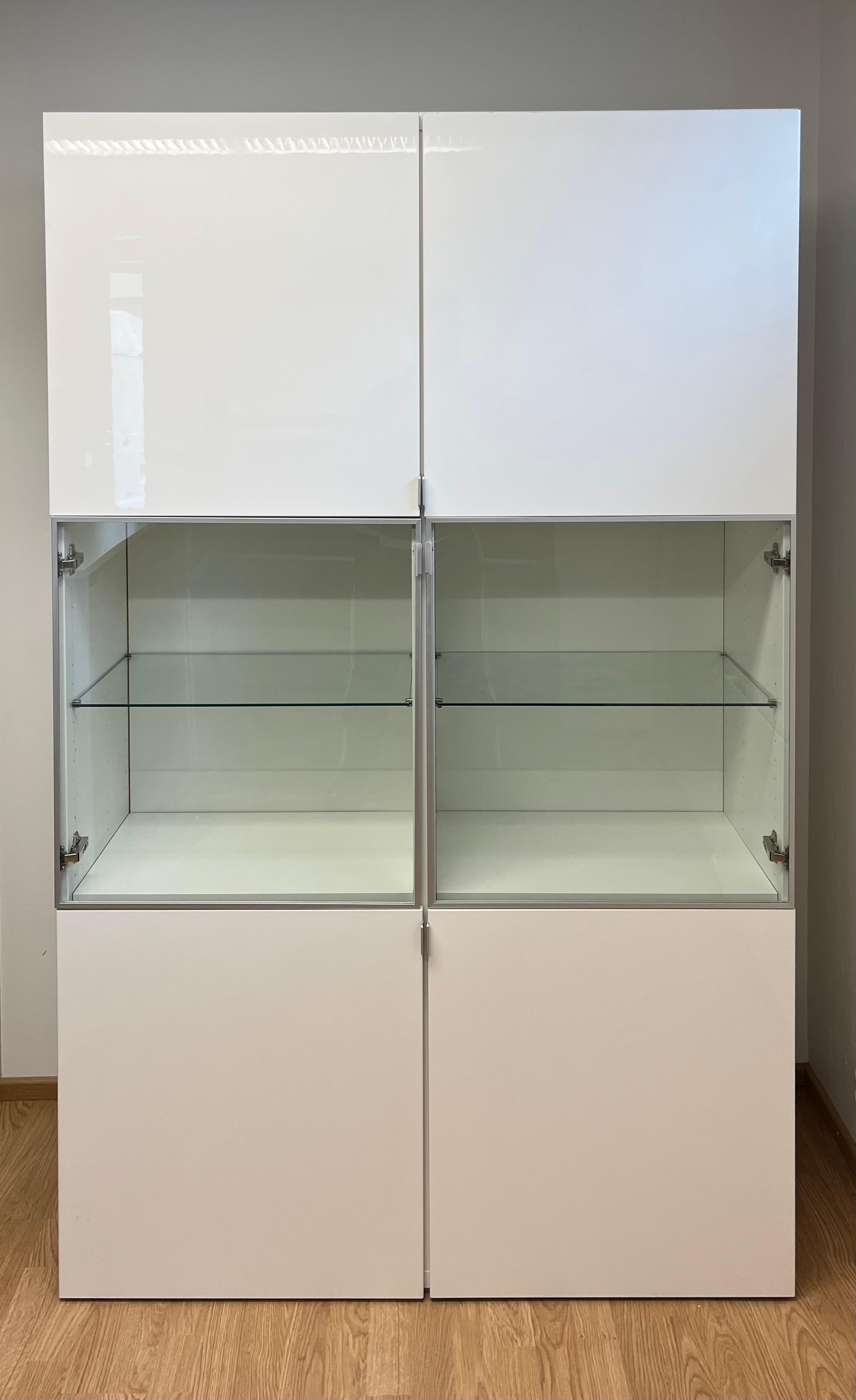 IKEA BESTÅ Vitriinikaappi