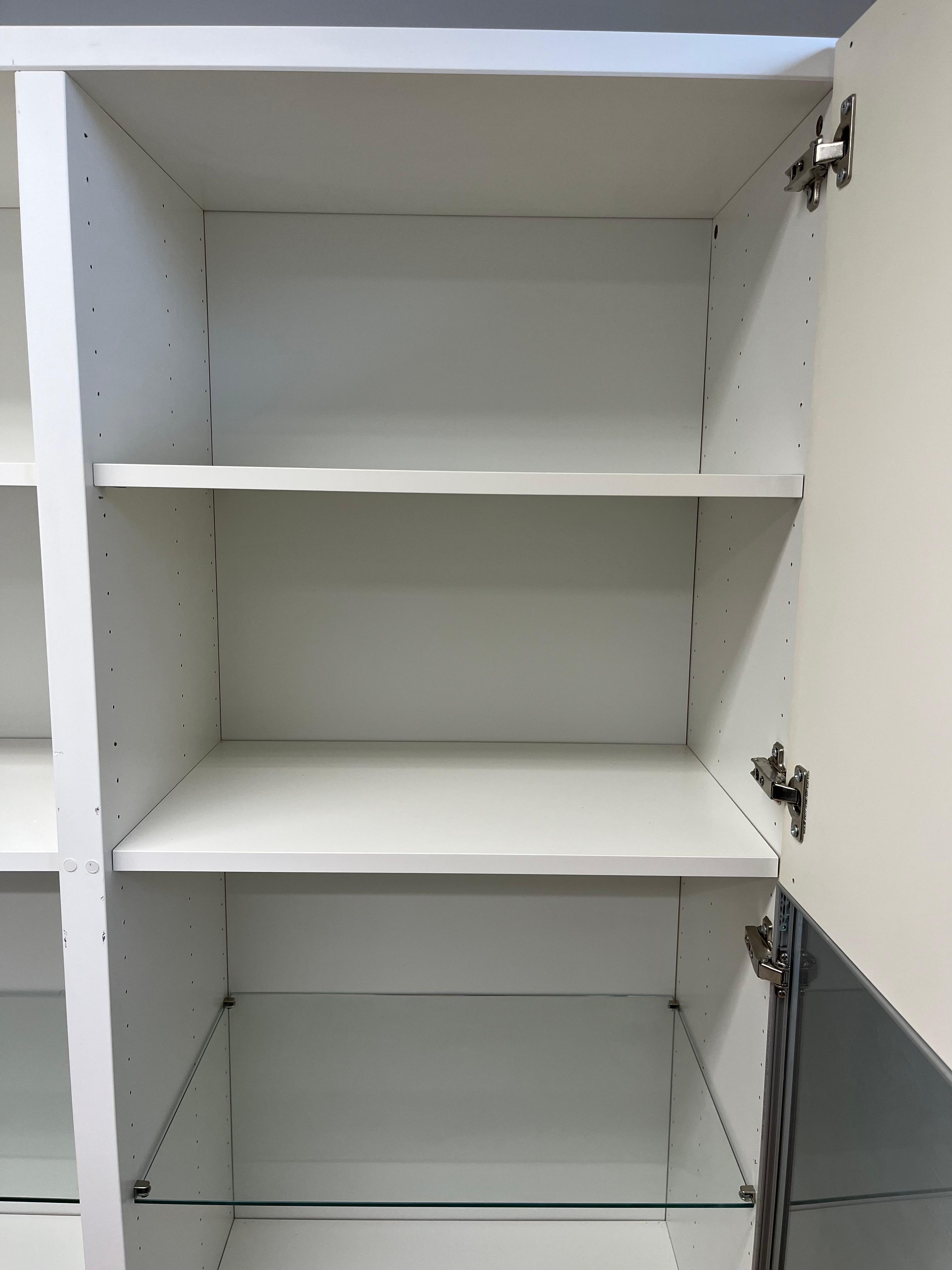 IKEA BESTÅ Vitriinikaappi
