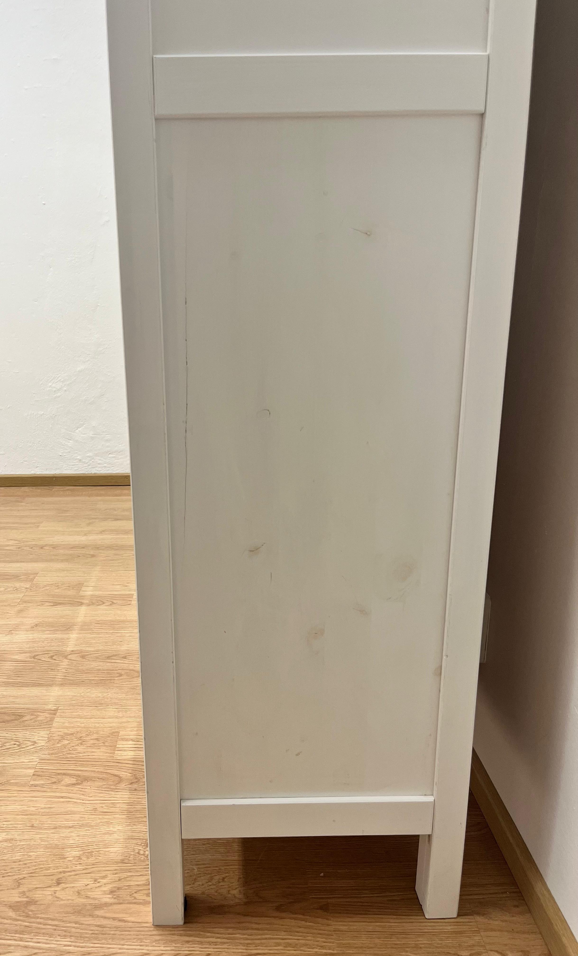 IKEA HEMNES Vitriinikaappi / Astiakaappi
