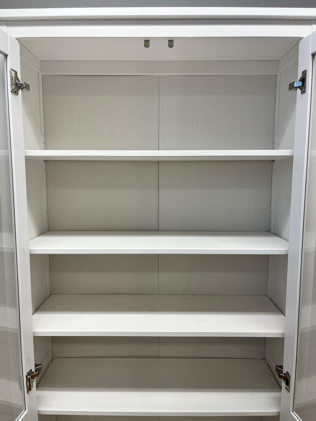 IKEA HEMNES Vitriinikaappi / Astiakaappi