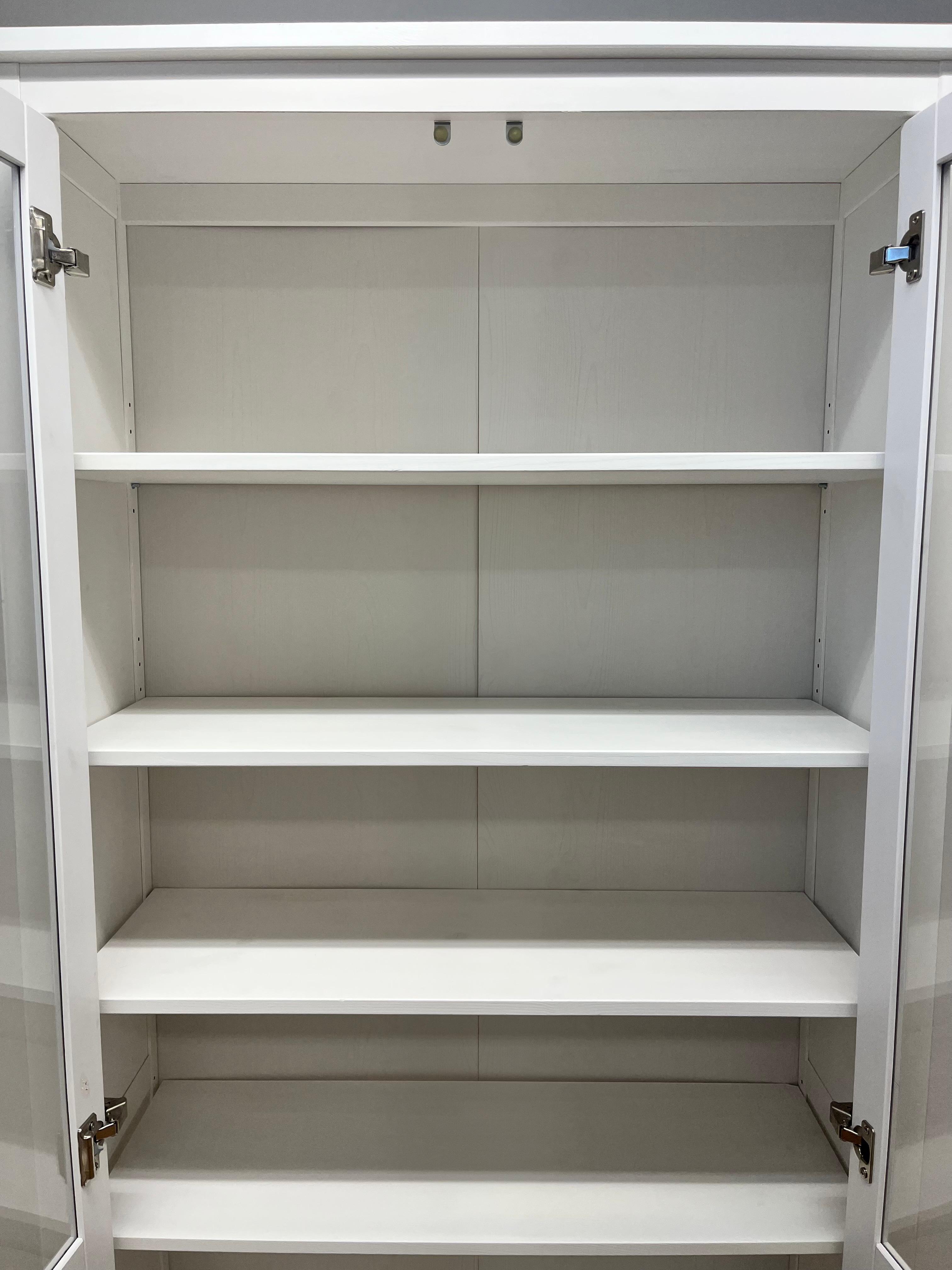 IKEA HEMNES Vitriinikaappi / Astiakaappi