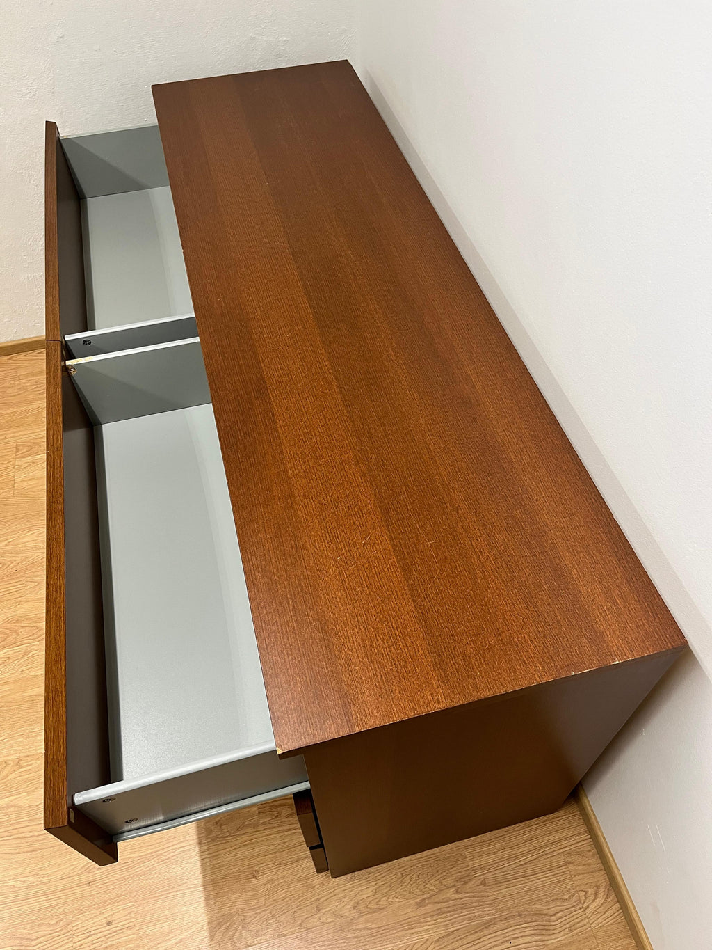 IKEA MALM Lipasto