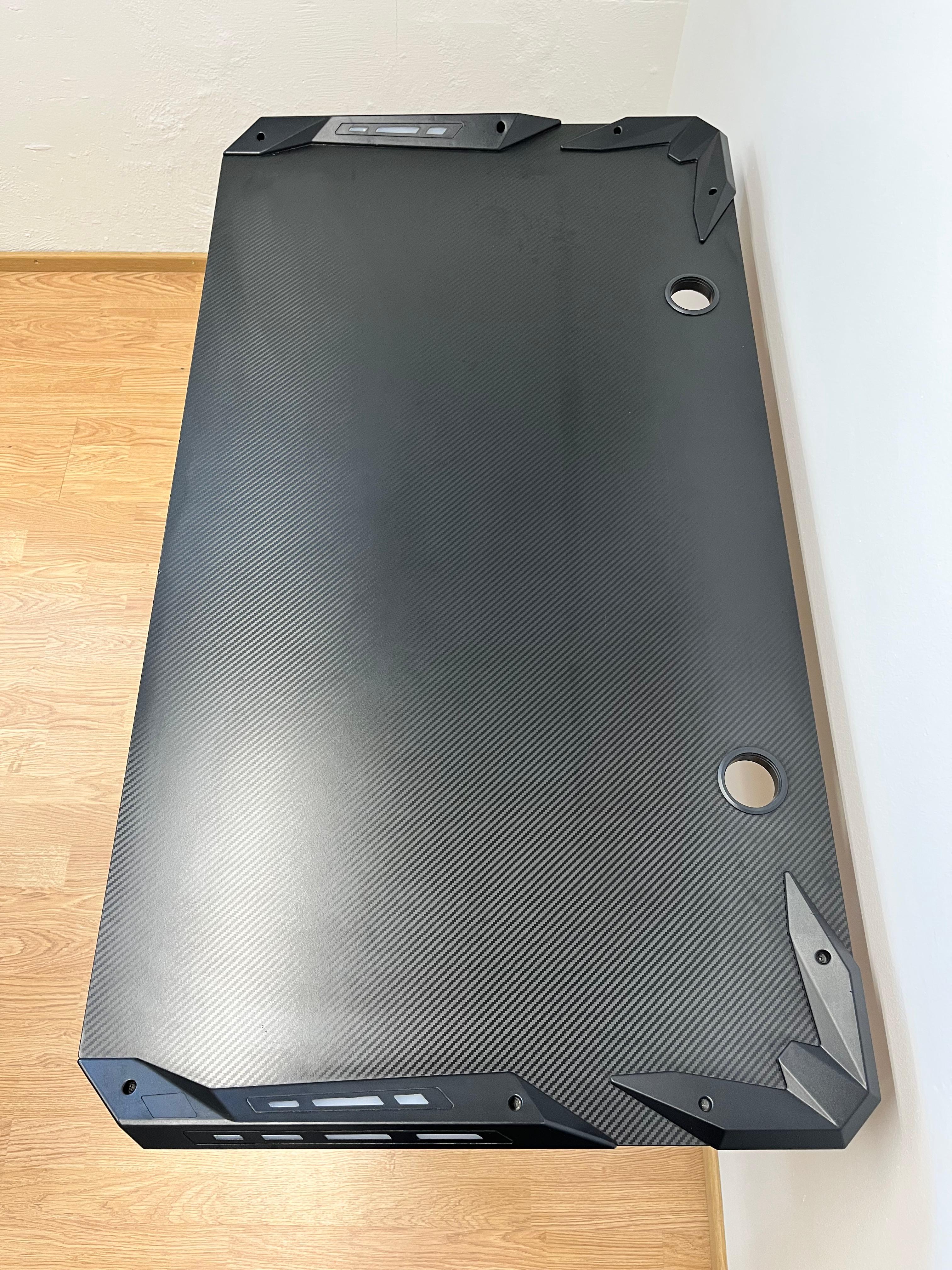 L33T Pelituoli ja JYSK Pelipöytä