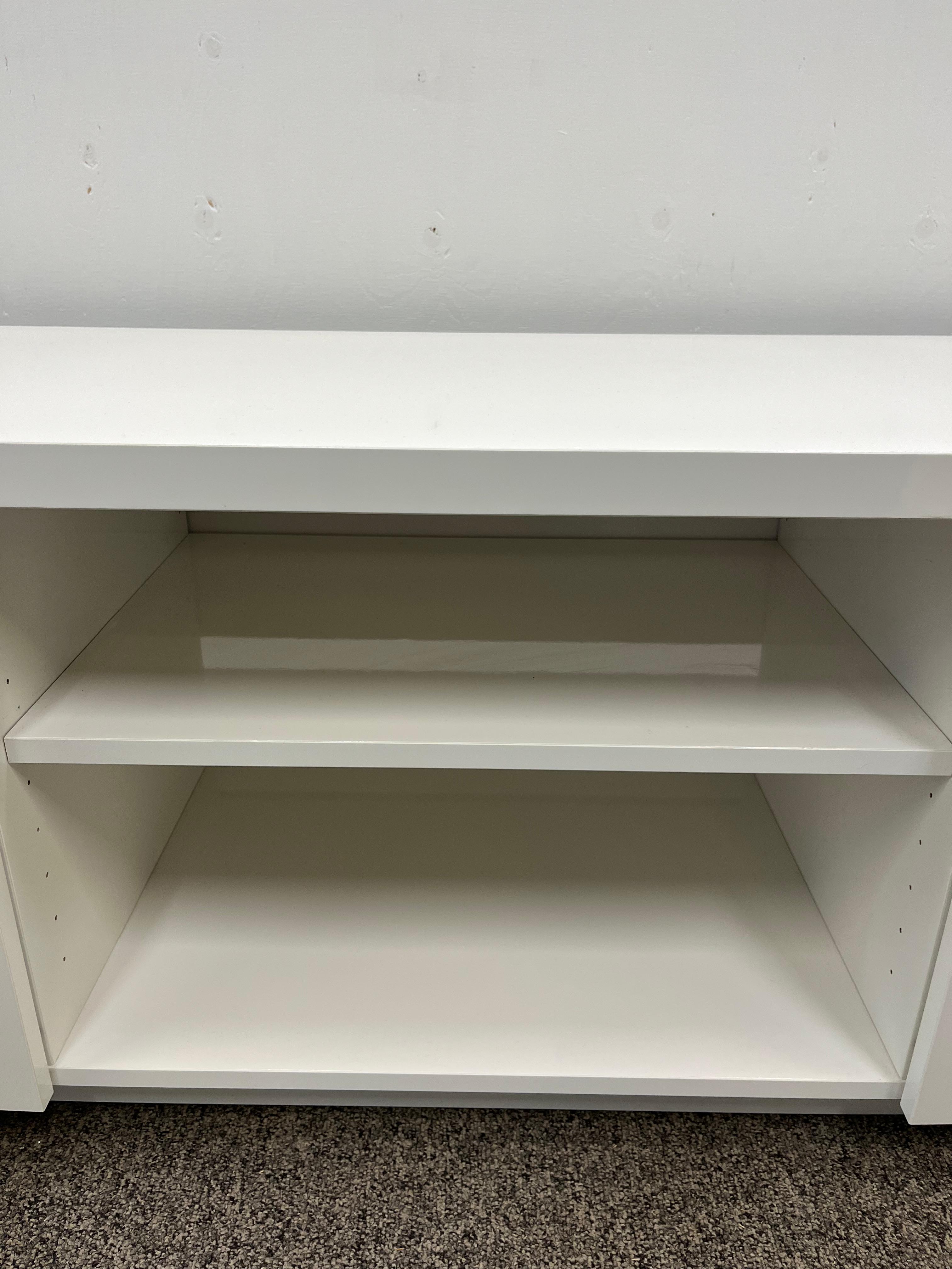 IKEA BYÅS TV-taso,