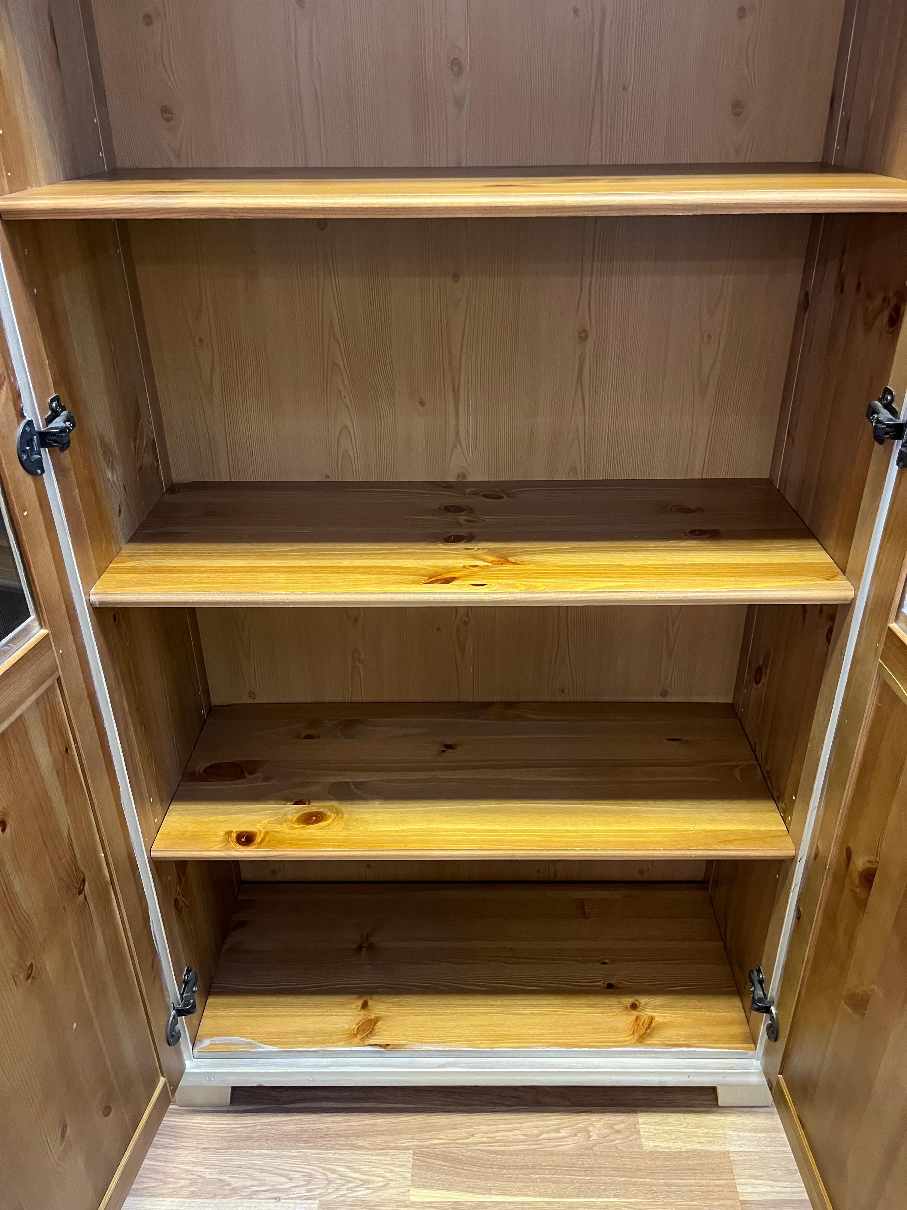 IKEA HEMNES Vitriinikaappi
