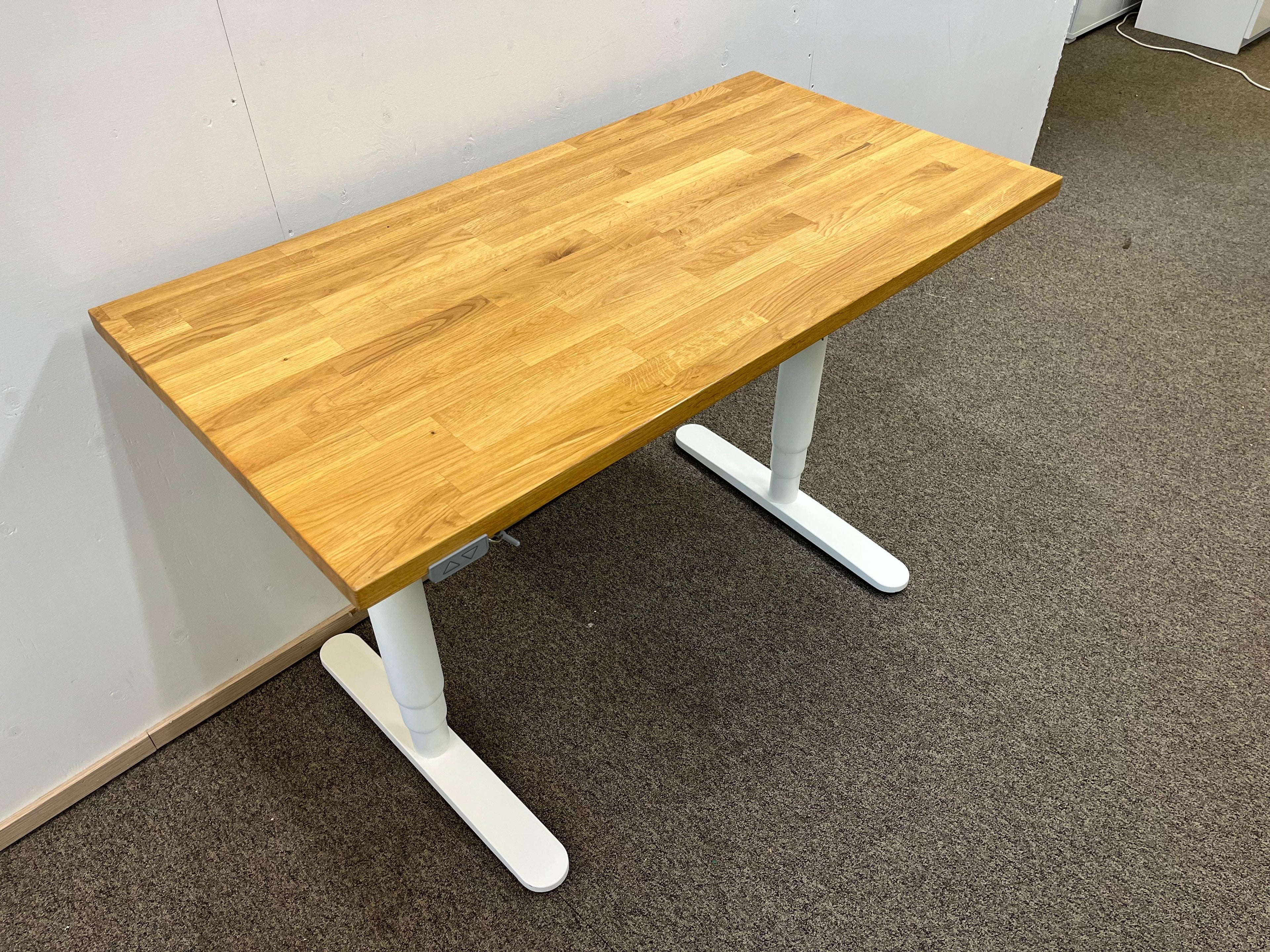 IKEA BEKANT Sähköpöytä