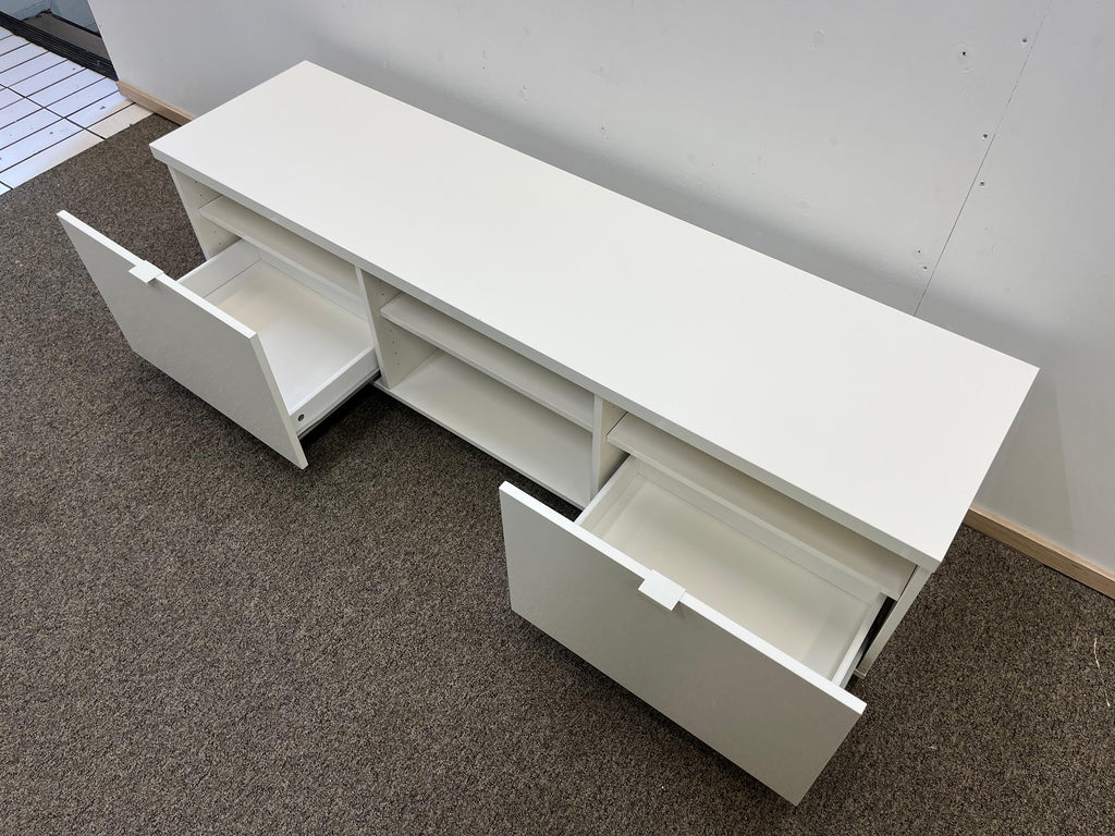 IKEA BYÅS TV-taso,